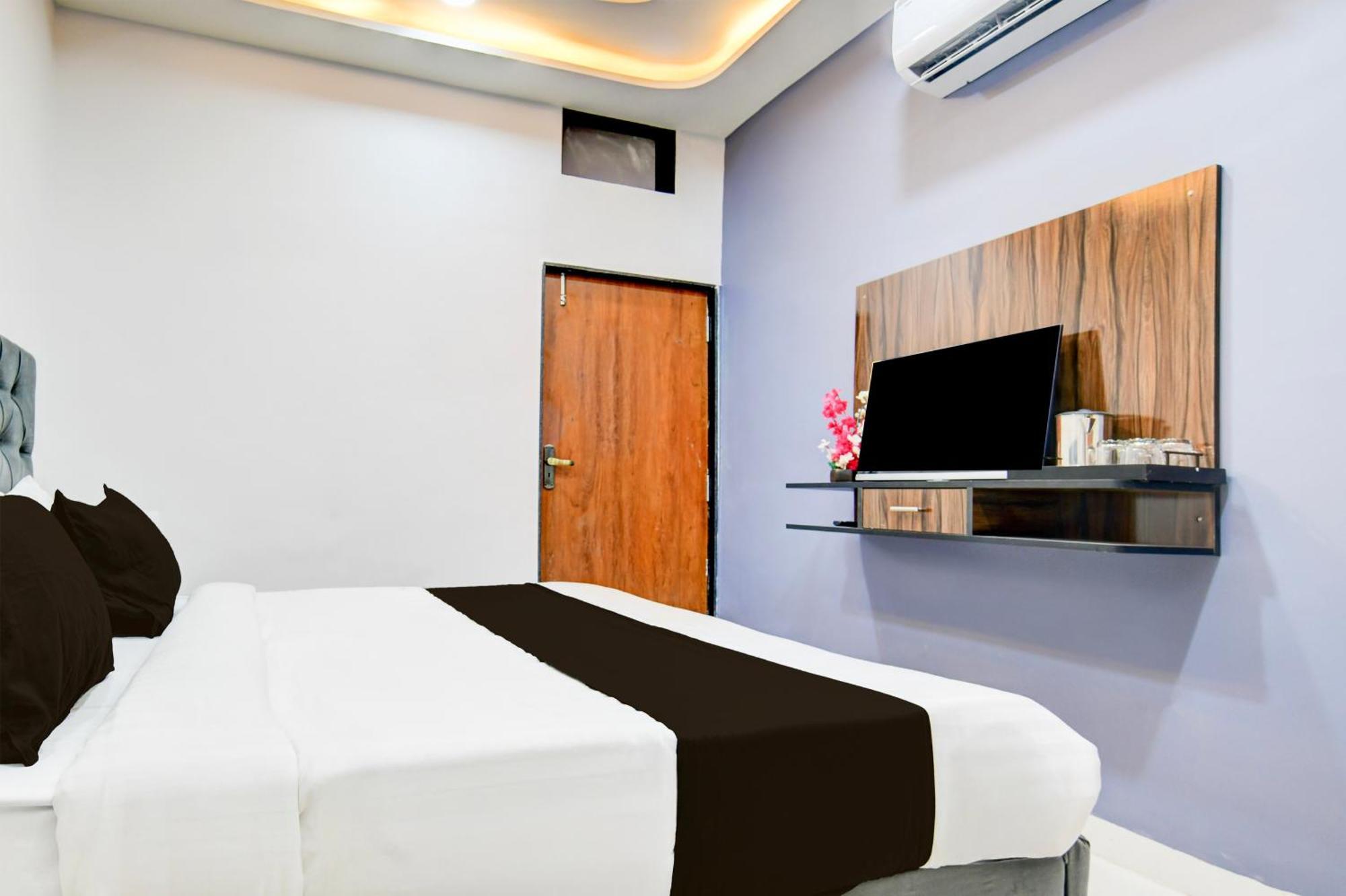 Super Hotel O D.V Near Medanta Hospital إندور المظهر الخارجي الصورة