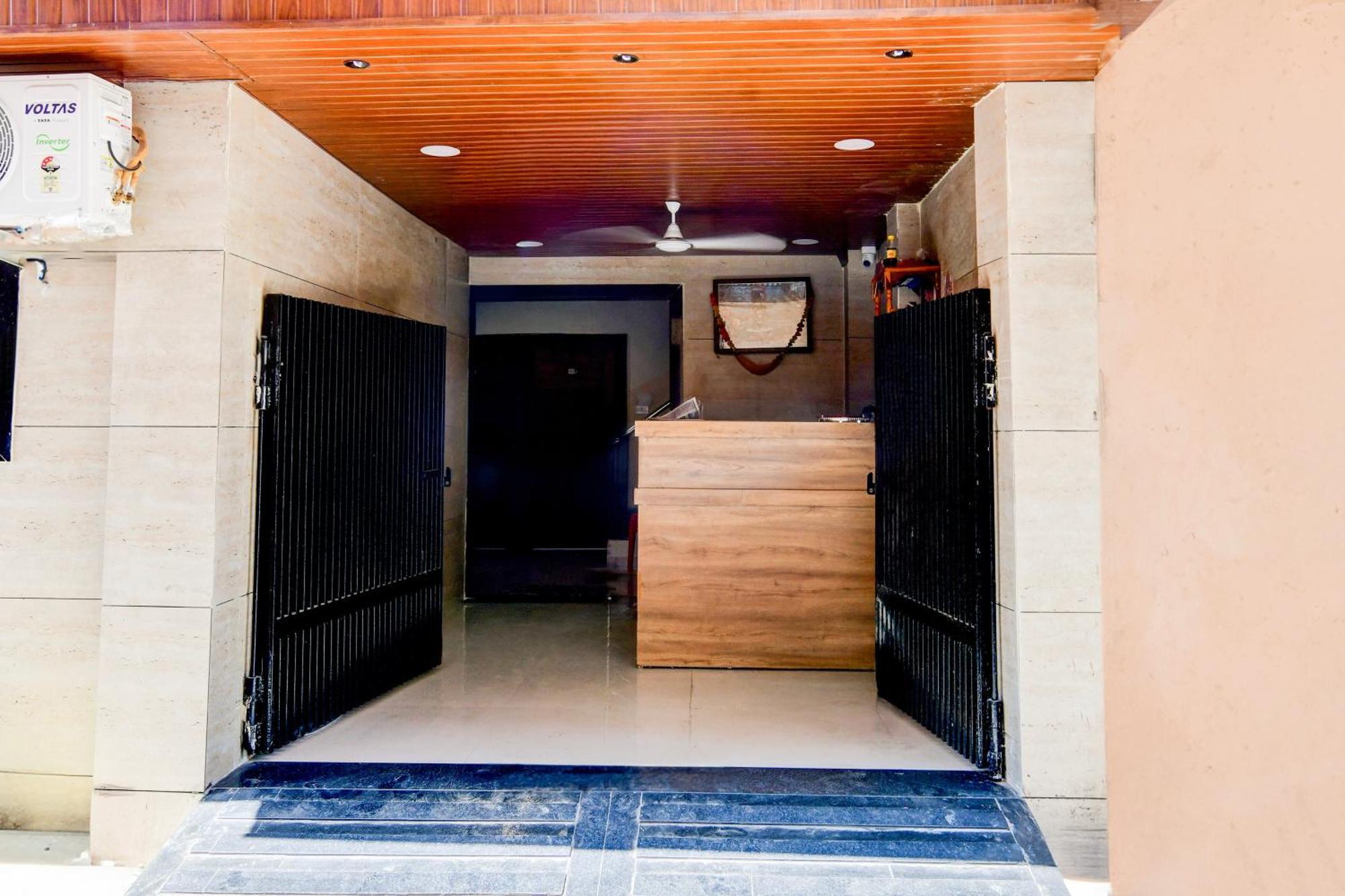 Super Hotel O D.V Near Medanta Hospital إندور المظهر الخارجي الصورة